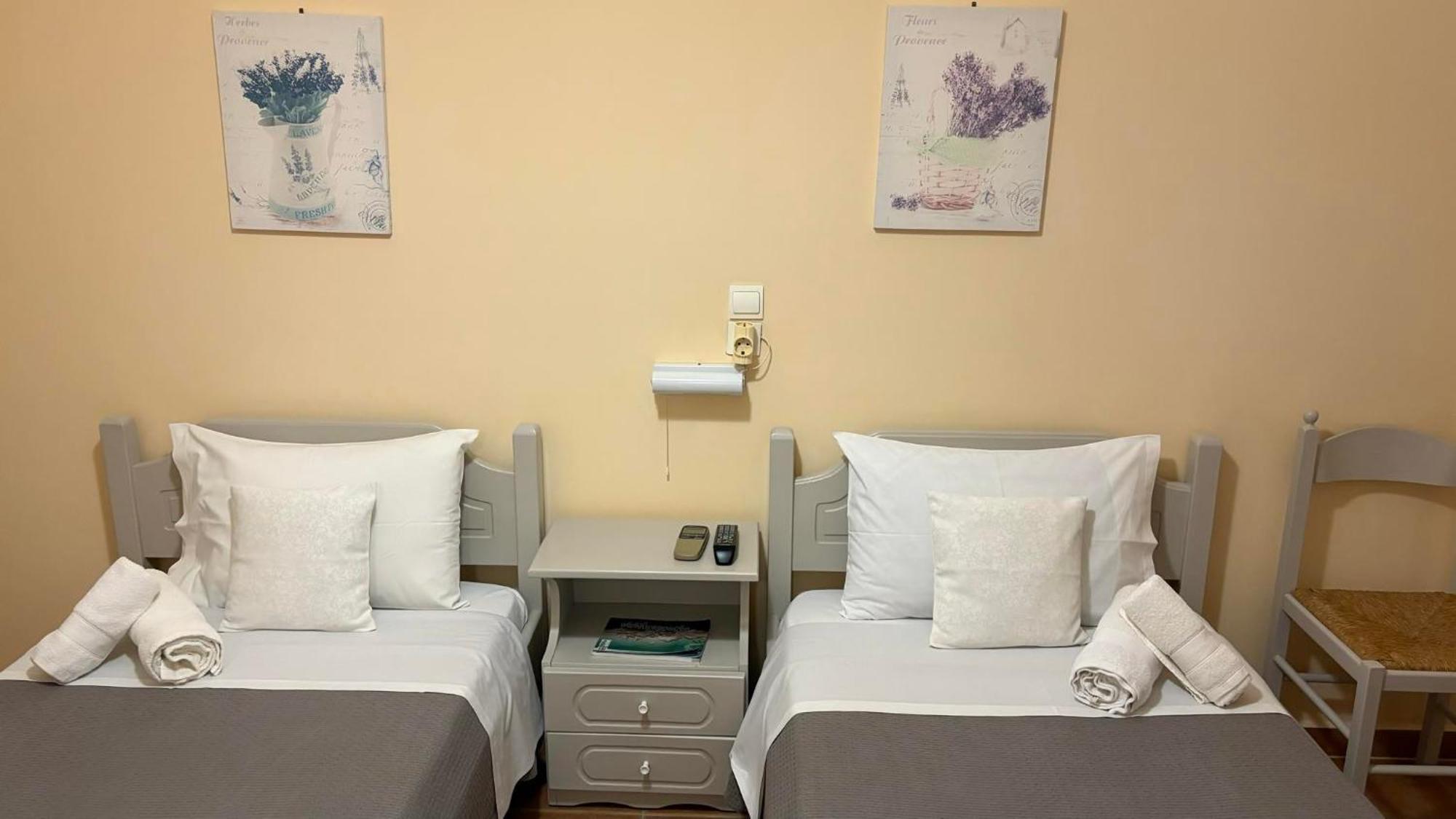 Romanza Rooms Poúlithra Buitenkant foto